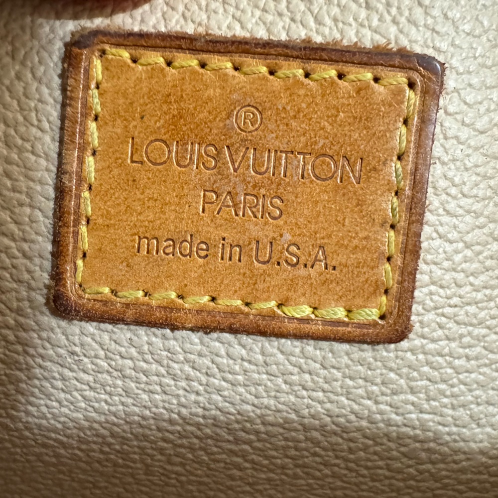 LV Monogram - Louis Vuitton Cosmetic Pouch PM - Picture 16 of 16